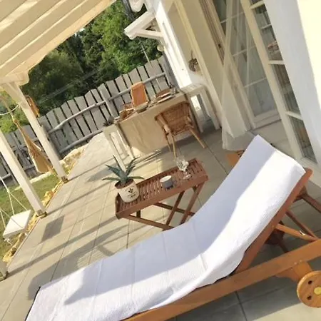 Babérkert Villaház Balatonhenyén
